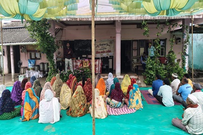 PVK Limkheda Conducts Off Campus Training & Fodder Seed Distribution in Dahod District