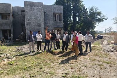 Hon'ble Vice Chancellor & Director of Extension Education Visited Veterinary College, K.U., Junagadh