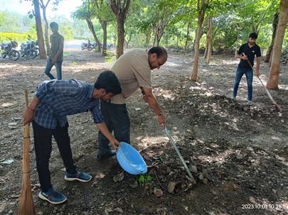 “Cleanliness Drive” under Swatch Bharat Mission by College of Veterinary Science & A.H, Kamdhenu University, Sardarkrushinagar