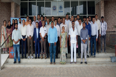 કામધેનુ યુનિવર્સિટીના પશુ વિજ્ઞાન કેન્દ્ર,ભુતવડ અને મત્સ્ય સંશોધન અને તાલીમ કેન્દ્ર,મહુવાની પ્રથમ વૈજ્ઞાનિક સલાહકાર સમિતિની બેઠકનું આયોજન.