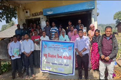 પશુ વિજ્ઞાન કેન્દ્ર, માંડવી દ્વારા ‘પશુપાલનમાં પશુ પોષણ અને બચ્ચા ઉછેરનું મહત્વ’ વિષય પર આમલી ગામ (માંડવી, સુરત) ખાતે પશુપાલક ગોષ્ઠી કાર્યક્રમનું આયોજન