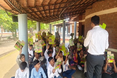 World Health Day Celebrated in Unique Style: Veterinary College Bhuj Reaches Out to Village School Students World Health Day Celebrated in Unique Style: Veterinary College Bhuj Reaches Out to Village School Students